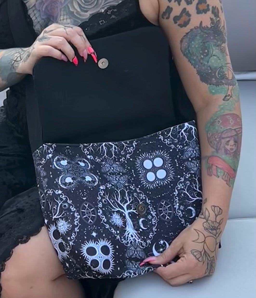 Messenger bag w/tree of life
